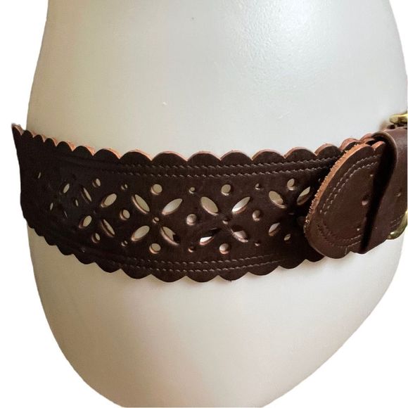 Beautiful Leather Belt with Laser Cut Pattern - Picture 3 of 9